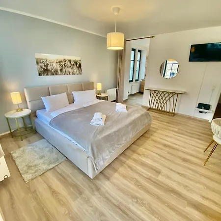 Stilvolles City-apartment Dresden-cotta Mit Balkon Daire