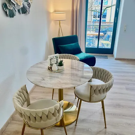 Stilvolles City-apartment Dresden-cotta Mit Balkon Daire
