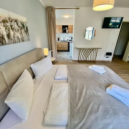 Stilvolles City-apartment Dresden-cotta Mit Balkon *