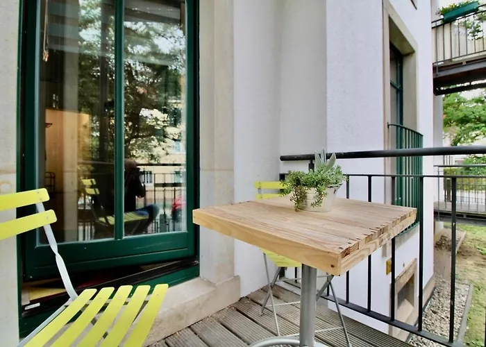 アパート Stilvolles City-apartment Dresden-cotta Mit Balkon ドレスデン