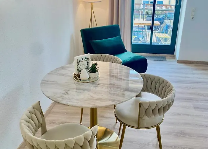 Stilvolles City-apartment Dresden-cotta Mit Balkon アパート
